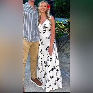 Charming Floral Womens summer maxi Dress in Black and White